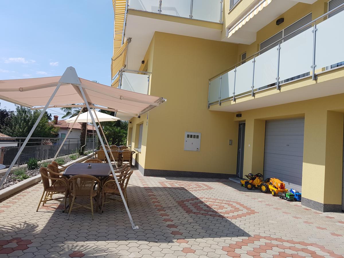 Villa Martina Ика Екстериор снимка