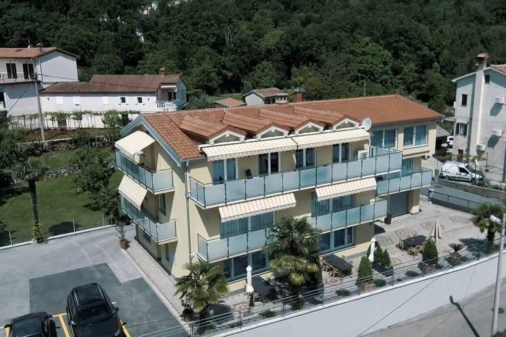 Villa Martina Ика Екстериор снимка